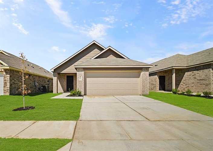 1702 Luke Street Ennis, TX 75119
