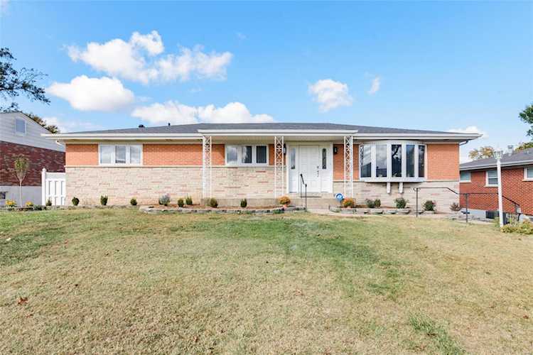 3629 Cordes Dr Mehlville, MO 63125