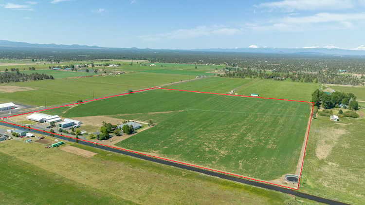 25890 Alfalfa Market Rd Bend, OR 97701