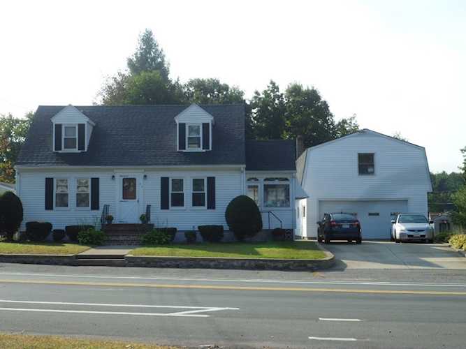 914 Riverside Dr Methuen, MA 01844