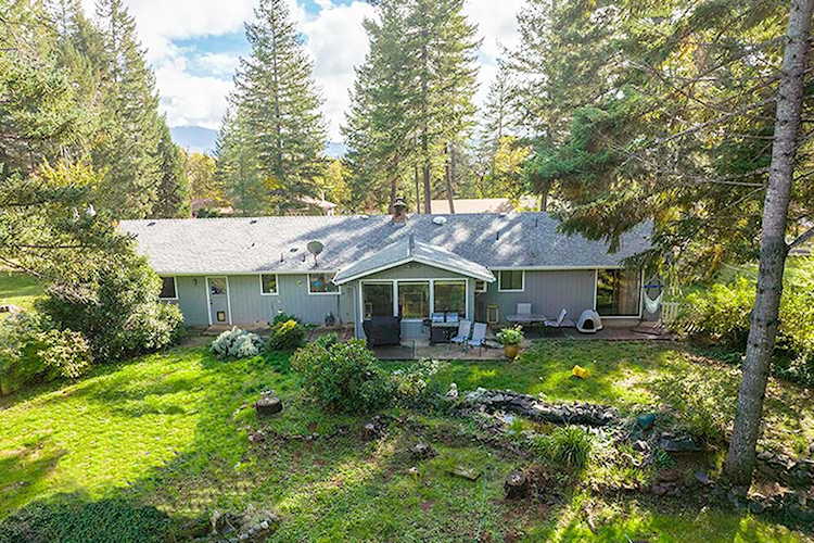 180 October Ln Merlin, OR 97532