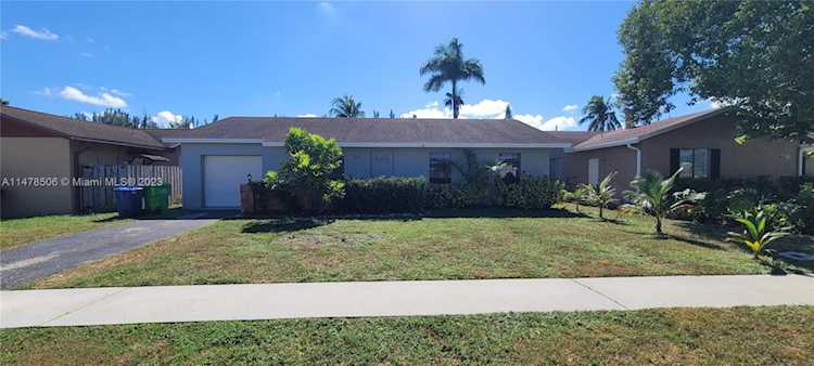 11080 NW 21st St Sunrise, FL 33322