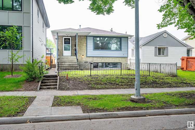 8323 80 Avenue Edmonton, AB T6C 0S9