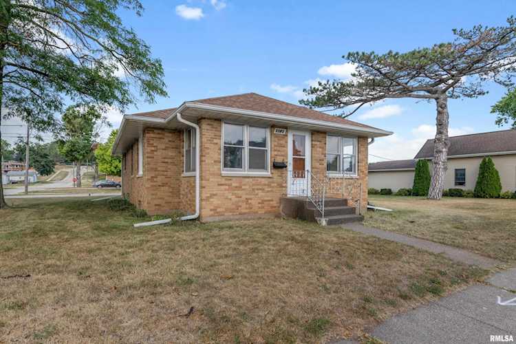 1101 14th Ave Fulton, IL 61252 | MLS QC4246202 Photo 1