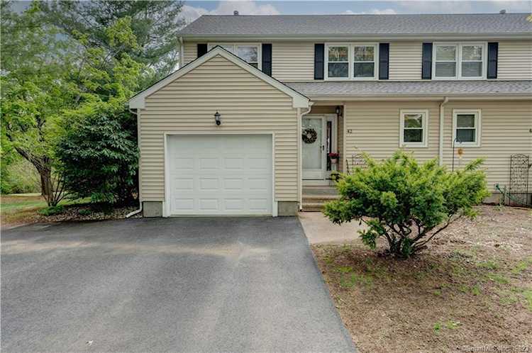 42 Norman Dr #42 Glastonbury, CT 06033