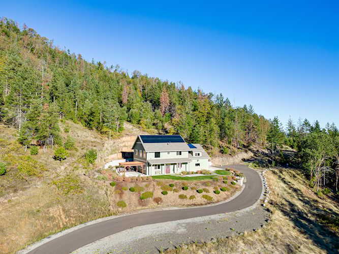 540 Hummingbird Ln Talent, OR 97540