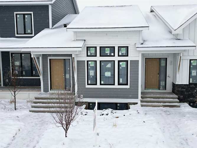 45 Larkspur Bend Okotoks, AB T1S3K7