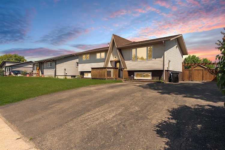 108 Beale Crescent Fort McMurray, AB T9H 2