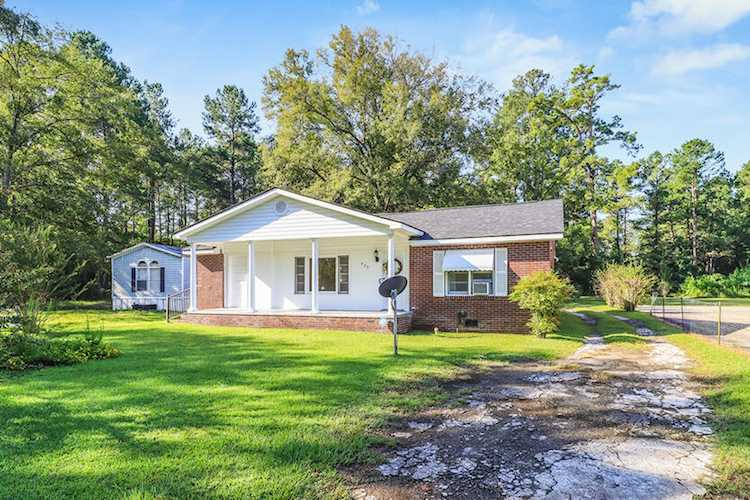 Home For Sale in None Holly Hill Orangeburg. 625 Cavan Street.| Matt O’Neill Real Estate Photo 1
