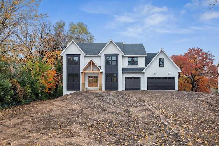 5324 Spring Lane Minnetonka, MN 55345