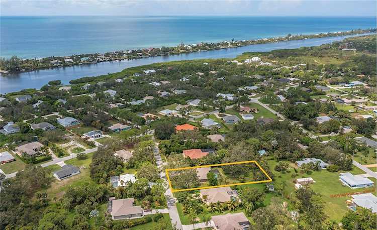 1750 Fessler St Englewood, FL 34223