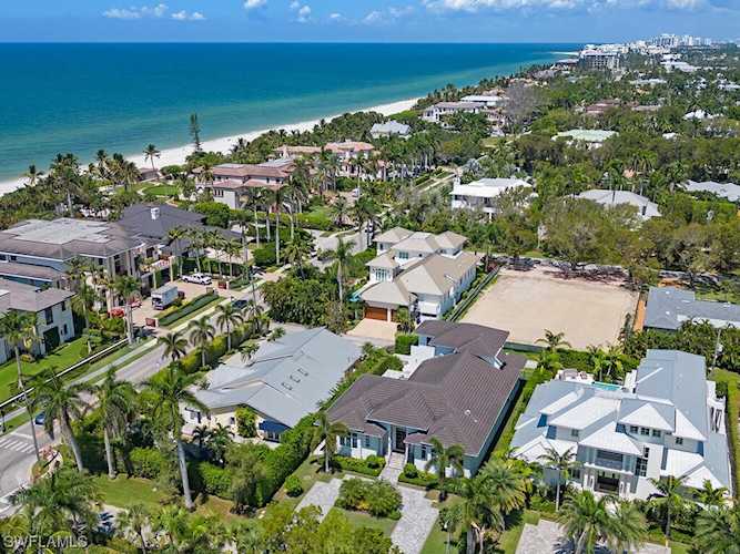 129 Central Ave Naples, FL 34102