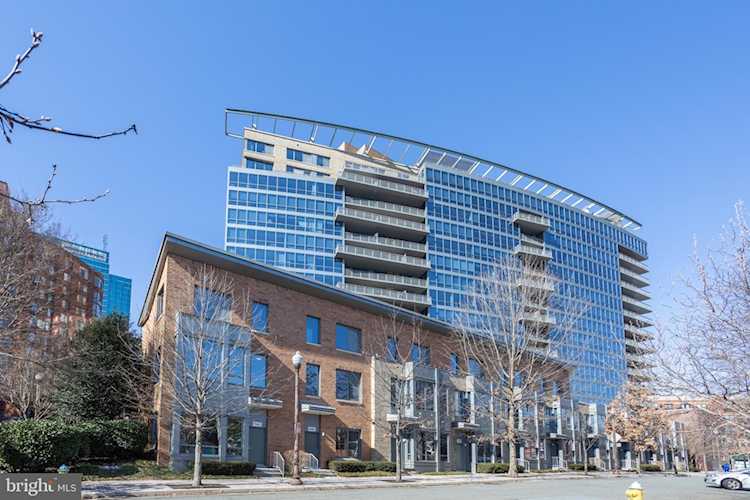 1500 N Scott St #TH-1 Arlington, VA 22209