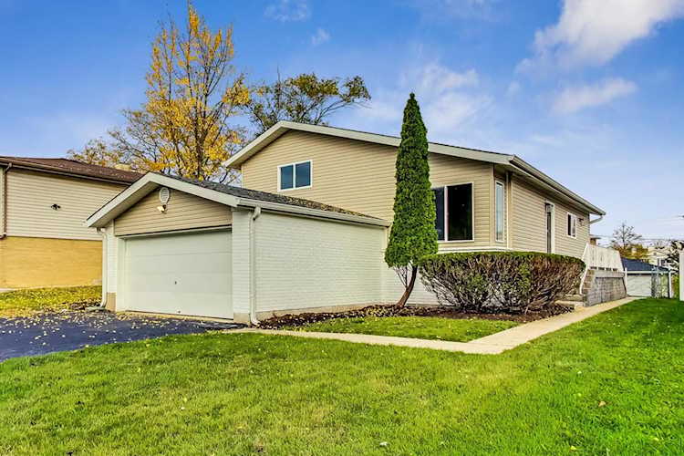 660 56th Place Clarendon Hills, IL 60514