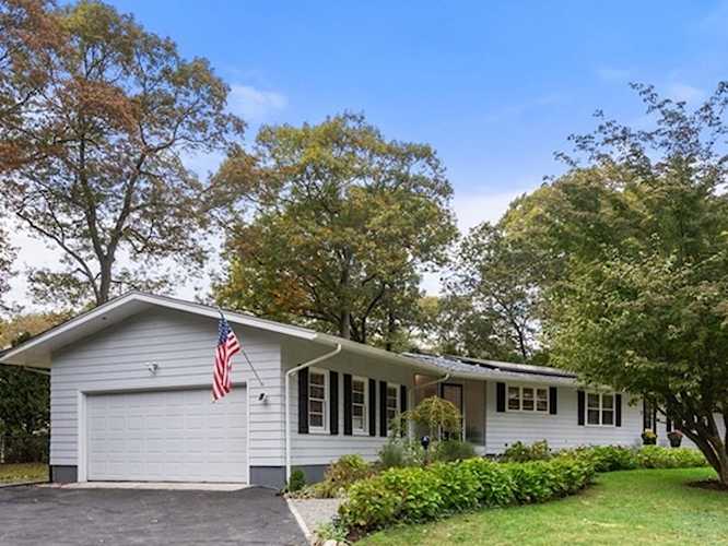 27 Black Oak Drive Attleboro, MA 02703