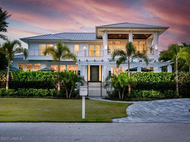 783 S 11th Ave Naples, FL 34102