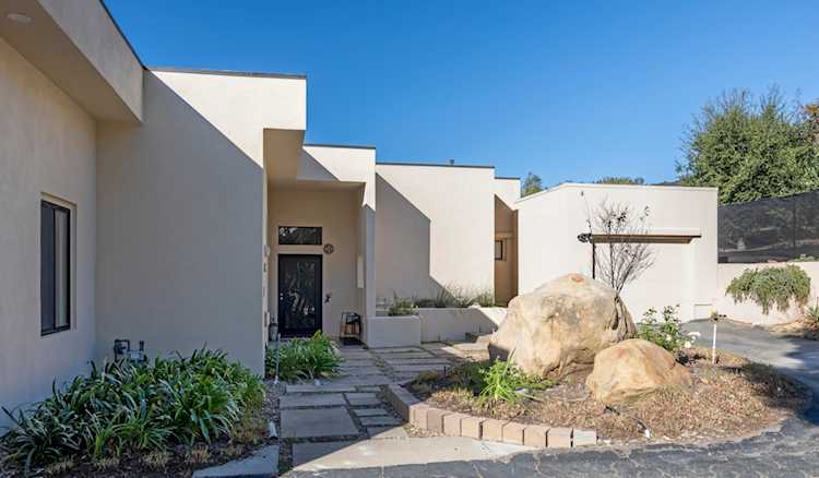 195 E Mountain Dr Santa Barbara, CA 93108