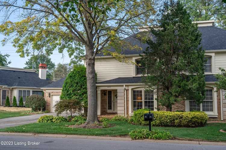 5803 Coach Gate Wynde Louisville, KY 40207