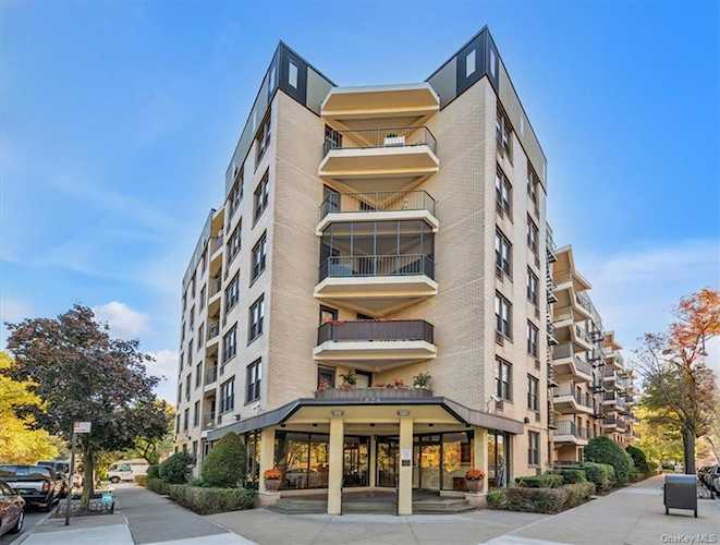 1874 Pelham Parkway S #4R Bronx, NY 10461