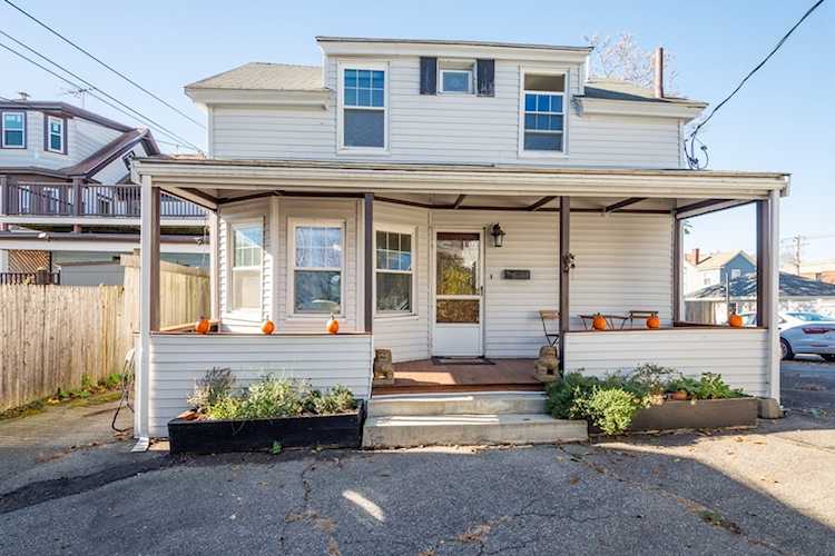 83 Ash Street Reading, MA 01867