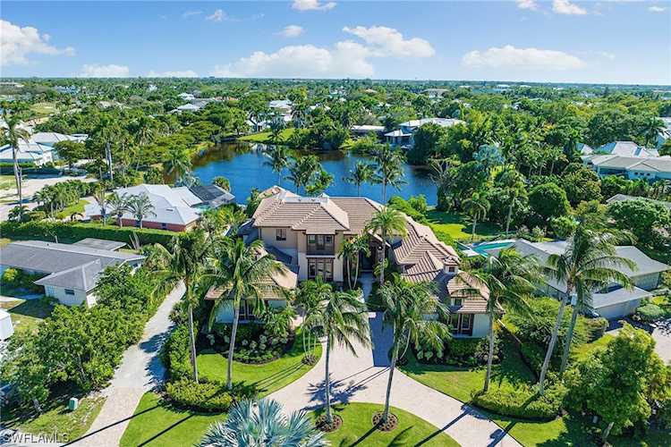 655 Bougainvillea Rd Naples, FL 34102