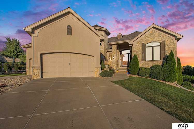 351 S 175 St Omaha, NE 68118