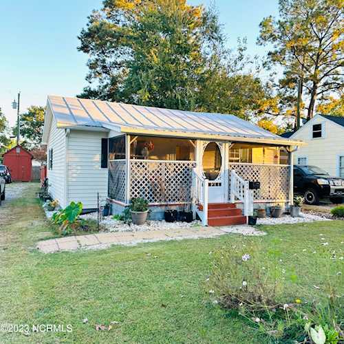 818 Johnston St Edenton, NC 27932