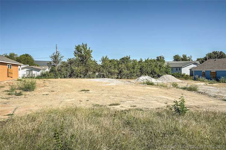 4120 W 56th Place Tulsa, OK 74107