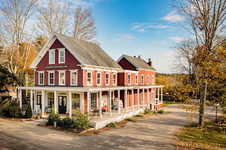 269 Main St Lincolnville, ME 04849