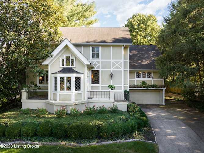 27 River Hill Rd Louisville, KY 40207