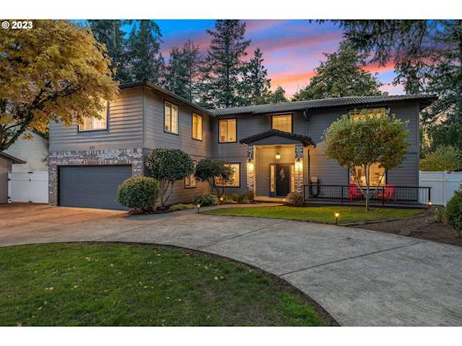 273 Amanda CT Oregon City, OR 97045