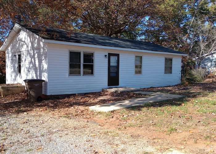 1706 Eudora Ln Altavista, VA 24517