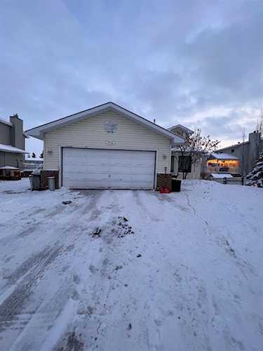 715 High Country Dr NW High River, AB T1V 1E3