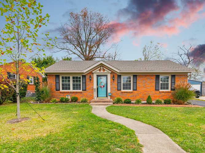 134 Emerson Dr Versailles, KY 40383