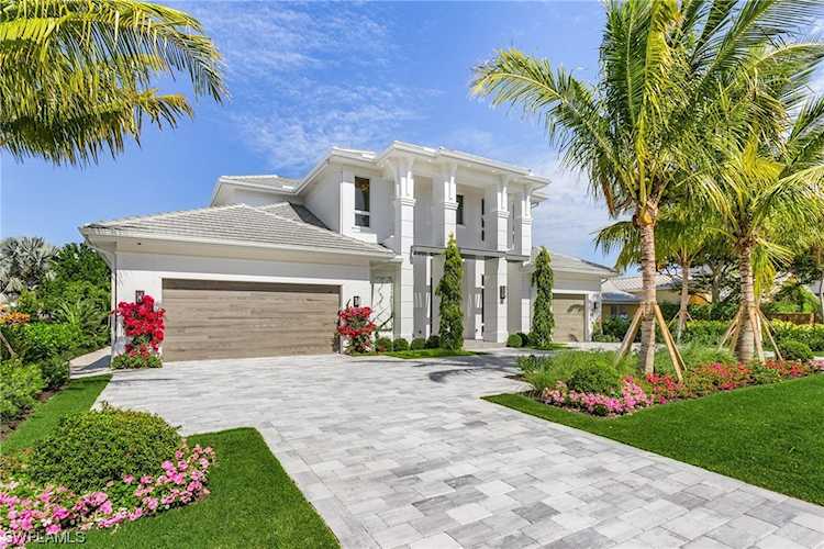 575 Pine Grove Ln Naples, FL 34103