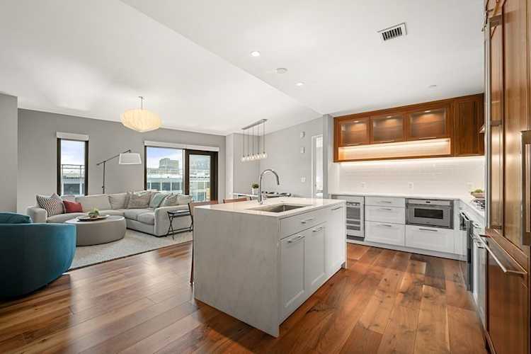 300 Pier 4 Blvd #5J Boston, MA 02210