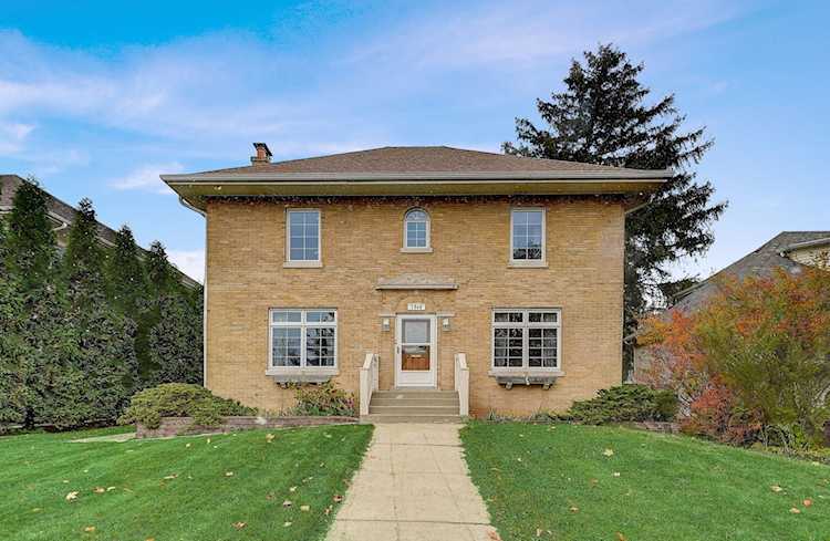 1348 Walnut St Western Springs, IL 60558