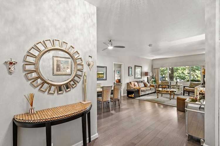 2140 Santa Cruz Ave #A103 Menlo Park, CA 94025