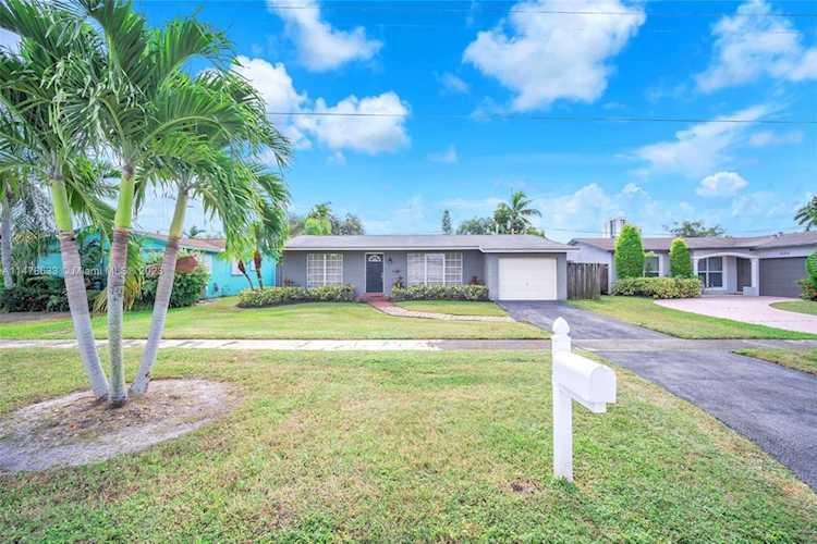 12300 NW 29th Mnr Sunrise, FL 33323