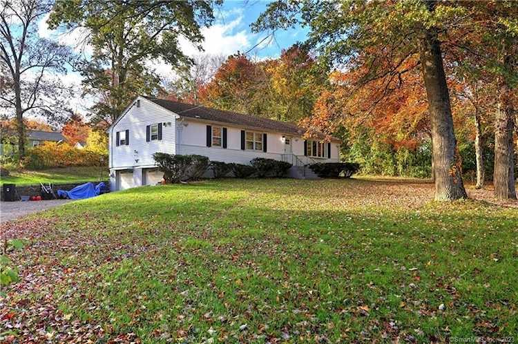 484 Halliwell Ave Orange, CT 06477