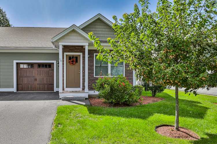 10 Scenic Dr Nashua, NH 03062 | MLS 4971090 Photo 1