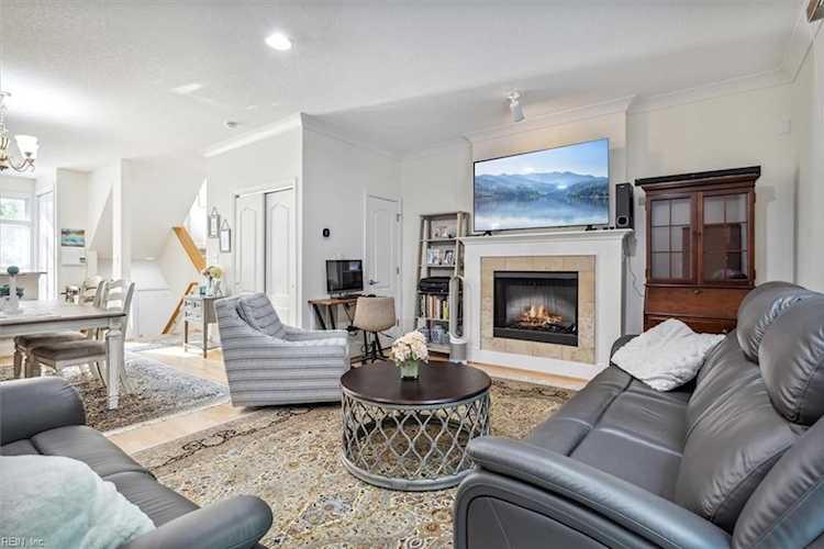 1403 Colonial Ave Norfolk, VA 23517