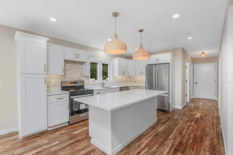 113 Danville Rd Hampstead, NH 03826