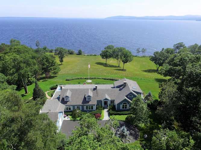 237 Searsport Ave Belfast, ME 04915