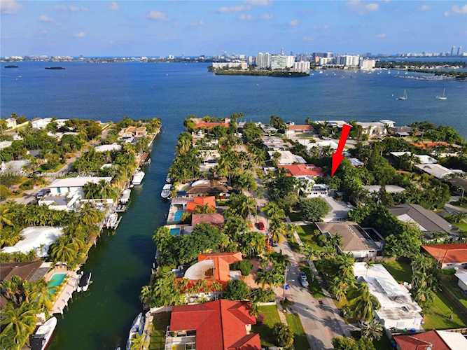 1164 NE 86th St Miami, FL 33138