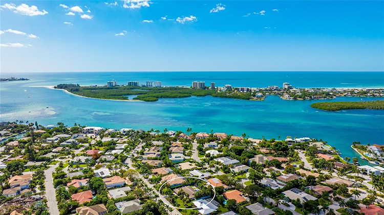 526 Bird Key Dr Sarasota, FL 34236