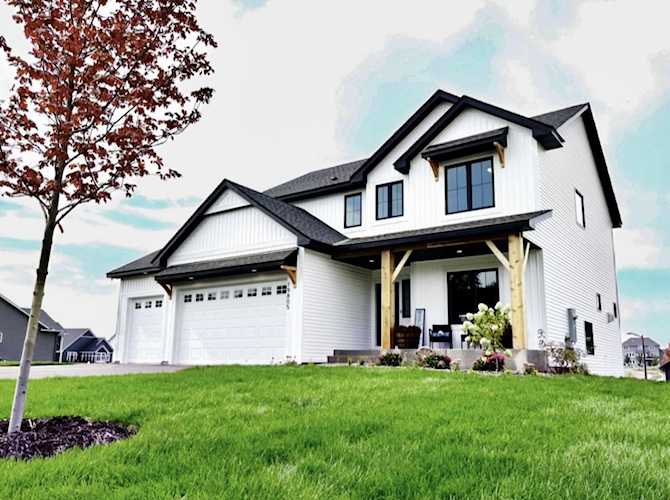 19805 Henning Avenue Lakeville, MN 55044