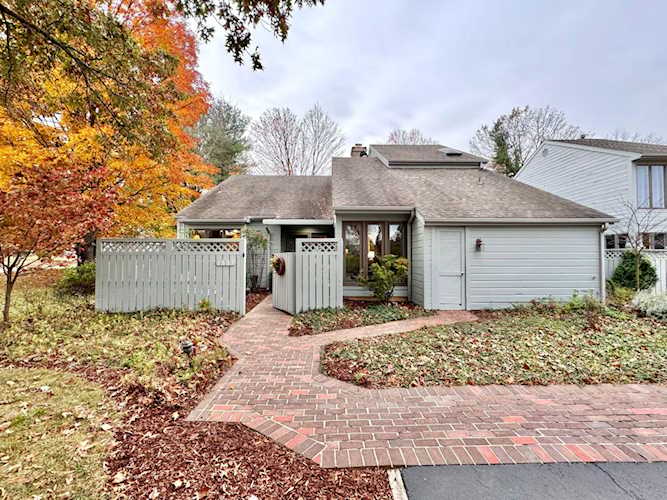 2557 South Clearing Salem, VA 24153