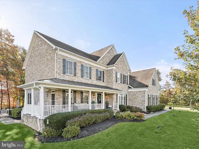 8943 Sahalee Ct Pasadena, MD 21122