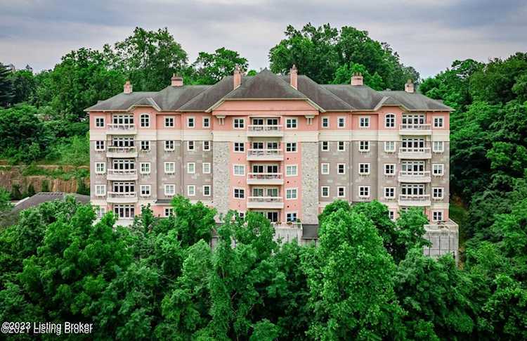 1409 Mockingbird Terrace Dr #103 Louisville, KY 40207